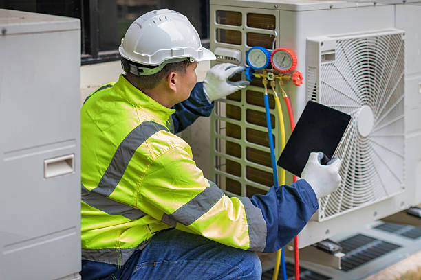 Professional Hvac Installation technician working in Tecumseh, OK